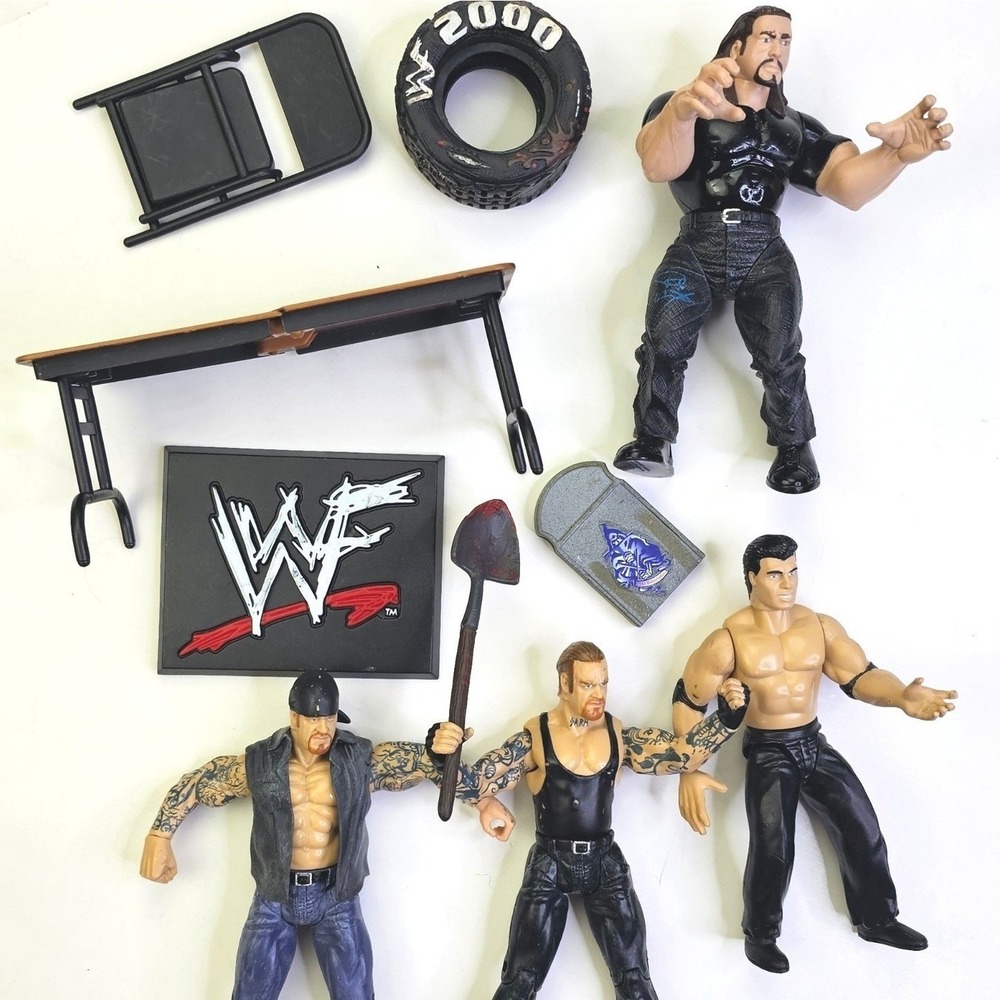 WWE‎ WWF Jakks Pacific Undertaker Shane McMahon Action Figure Lot Accessories